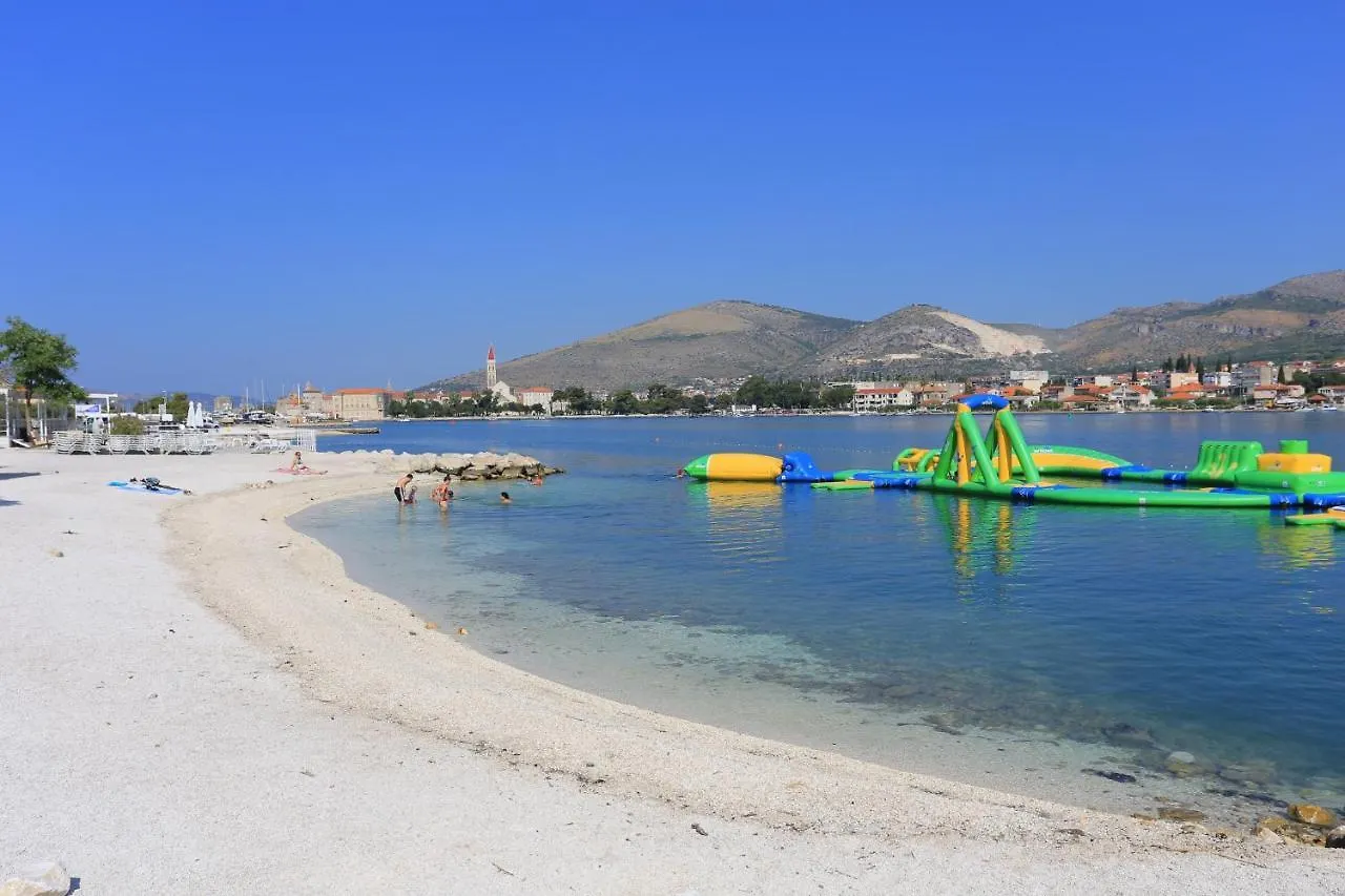Apartments With A Parking Space Trogir - 12152